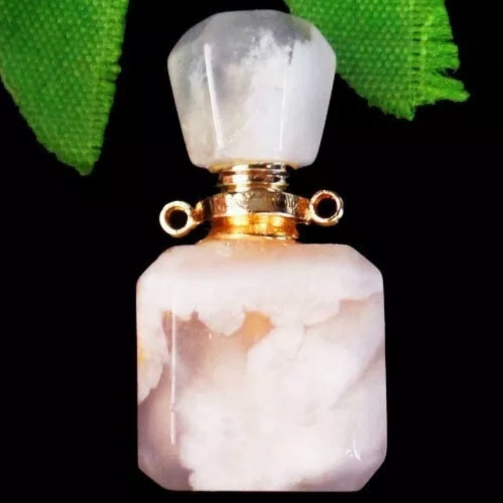 Natural Sakura Agate Essential Oil Diffuser Pendan